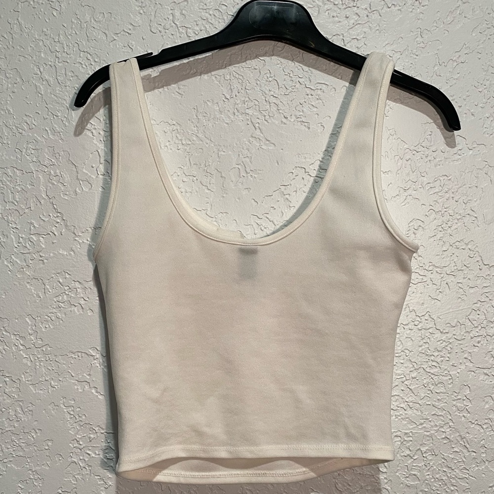 Crop top - Picture 2 of 3